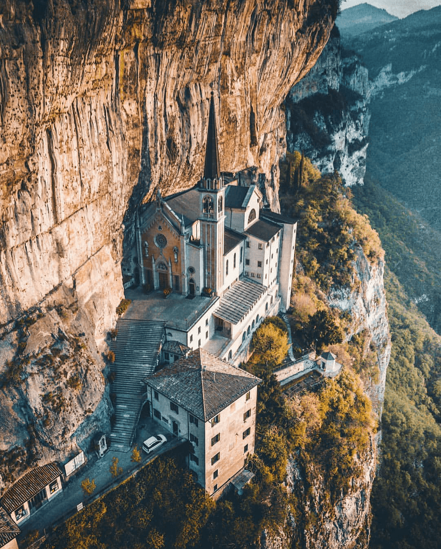 Place Santuario Madonna della Corona