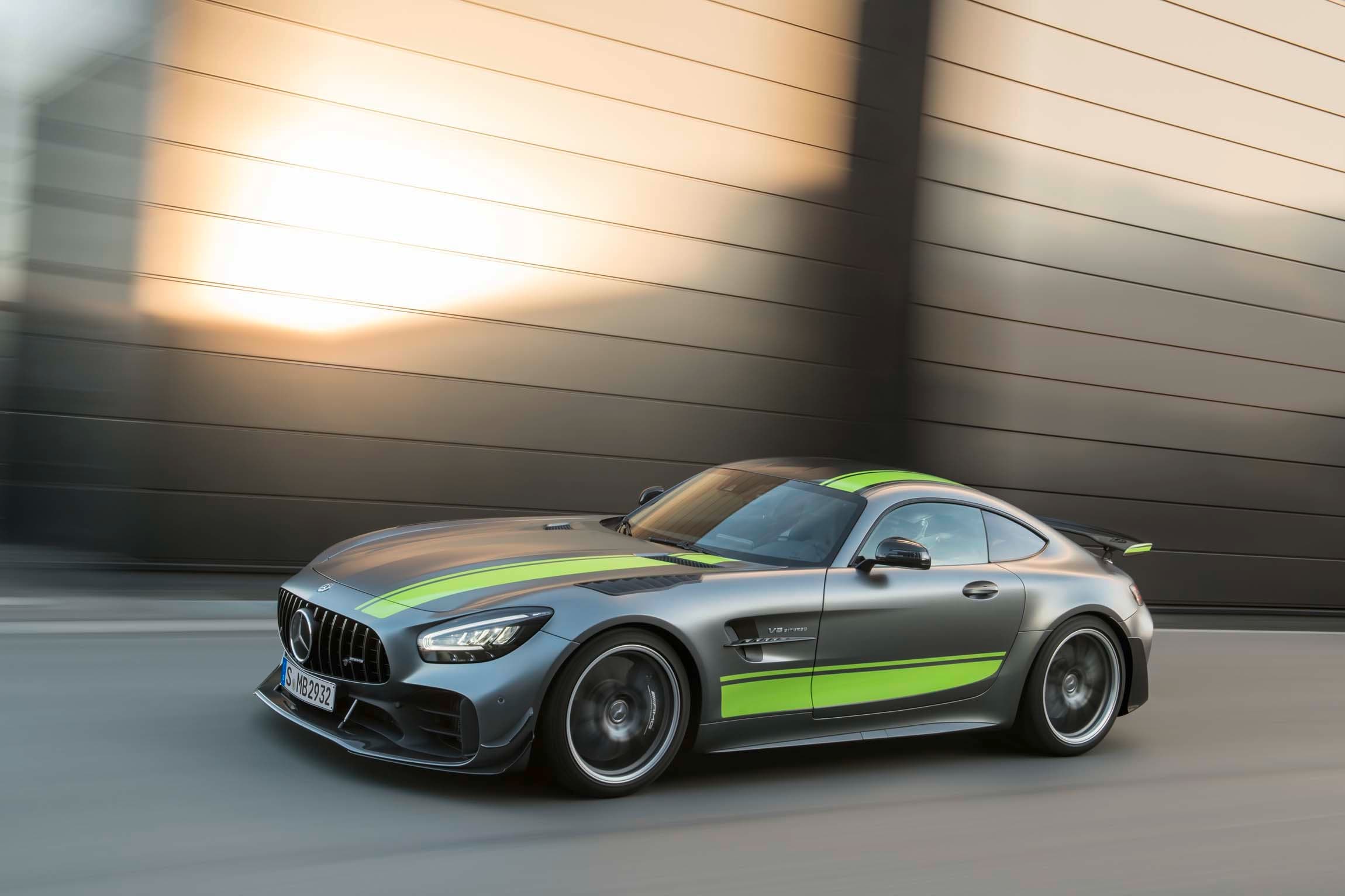 Fashion 2020 GT R Coupe | Mercedes-Benz USA