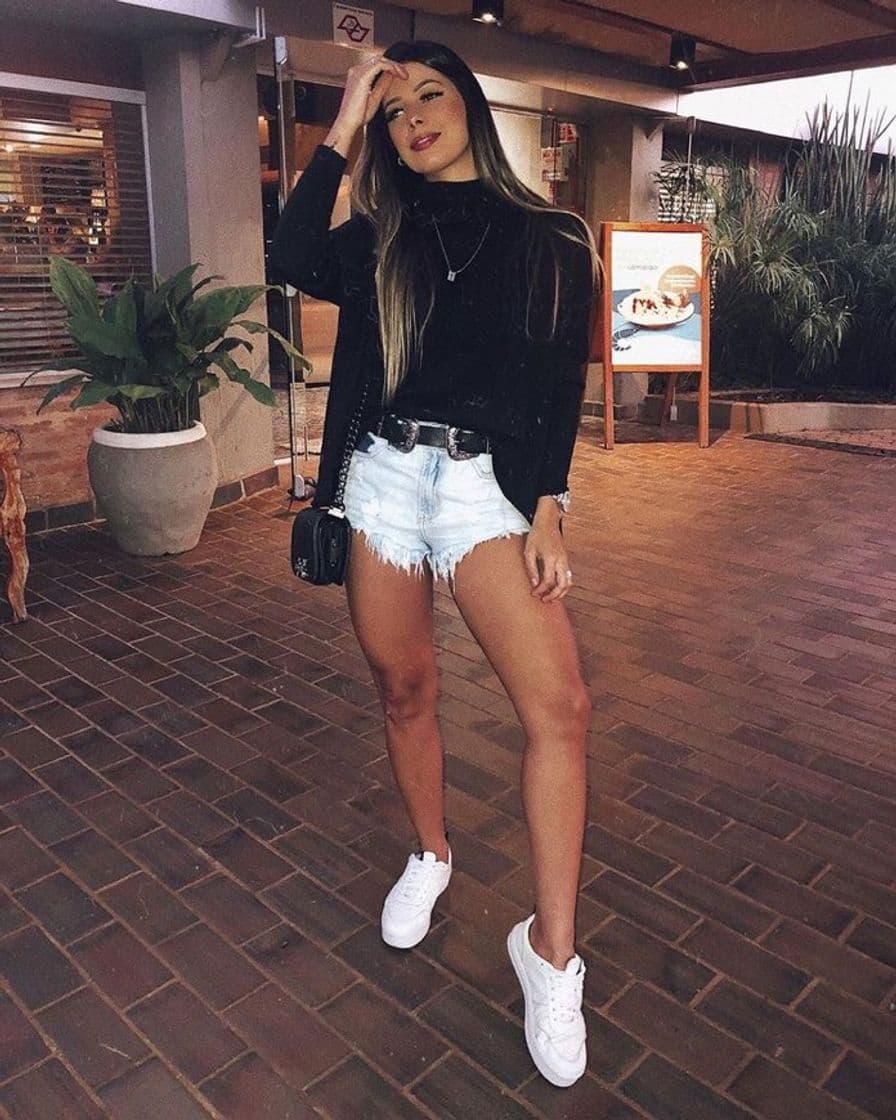 Fashion Look com short jeans 🔥