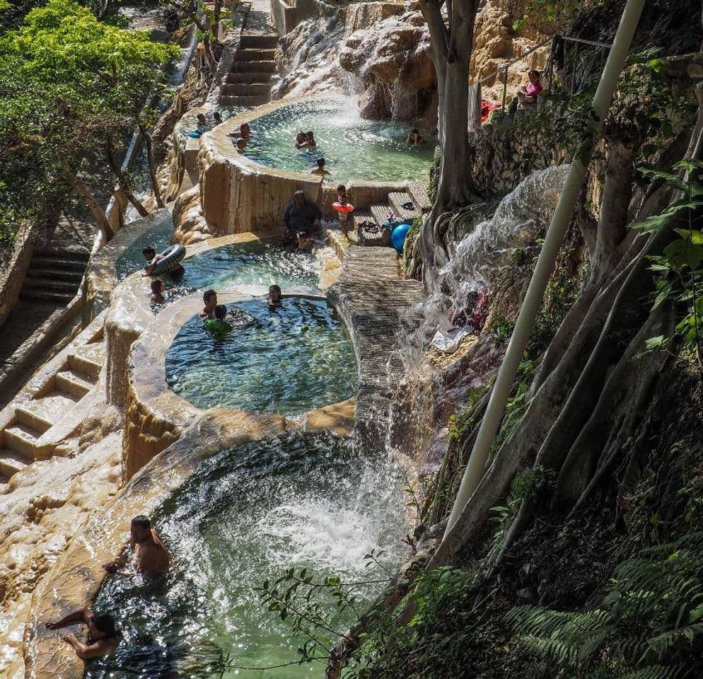 Place Grutas Tolantongo