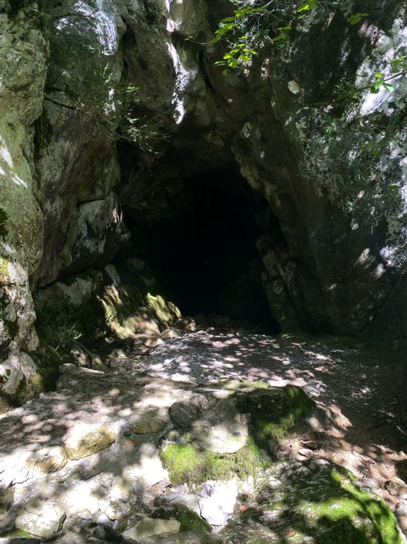 Place Cueva del Ibón