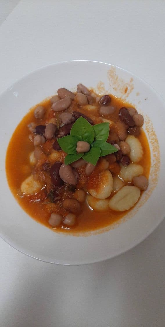 Fashion Gnocchi com molo de tomate e legumes 🌿