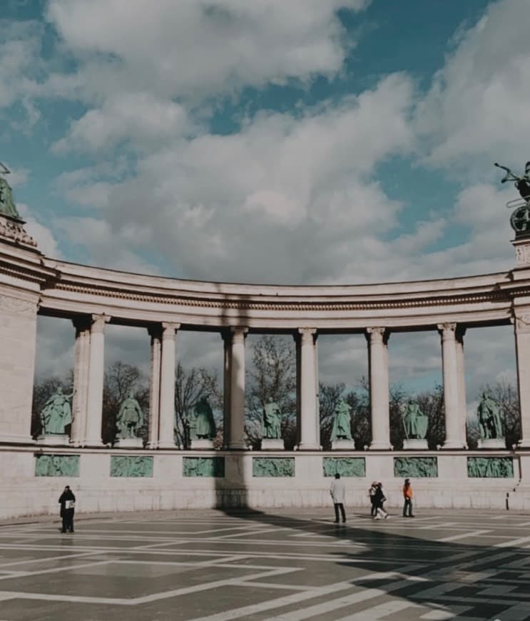 Lugar Plaza de los Héroes