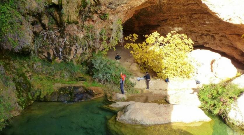 Lugar Cueva De Las Palomas