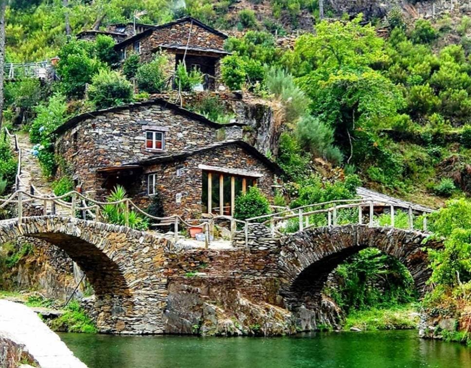 Lugar CASAS DA SERRA DO AÇOR, LDA