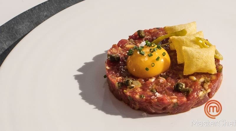 Fashion Steak tartar con patatas soufflés