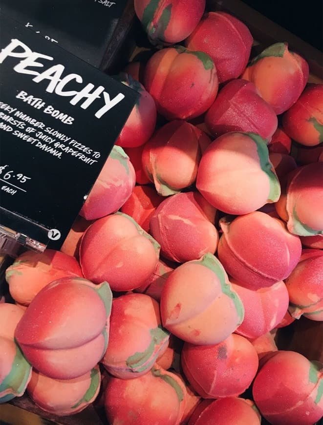 Product Peachy bath bomb