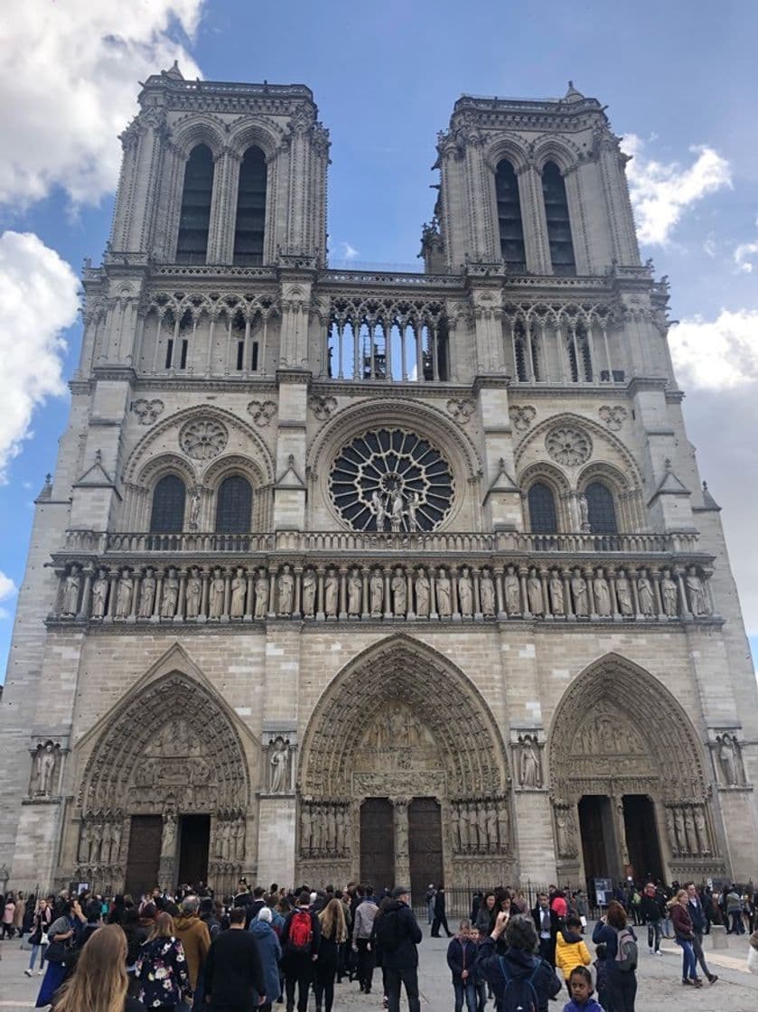 Place Notre Dame