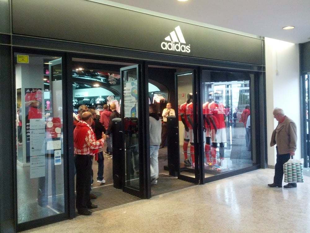 Place adidas