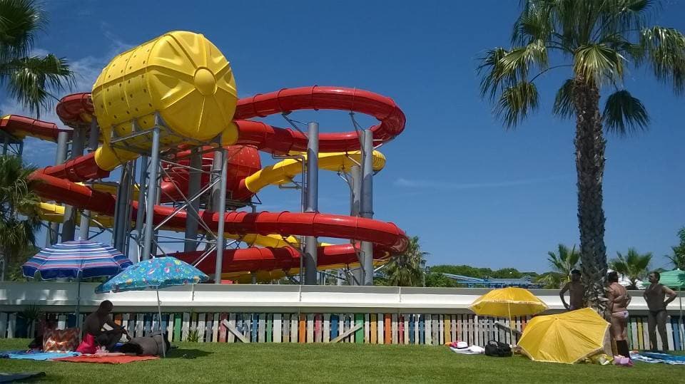 Lugar Aquashow Park - Water Park