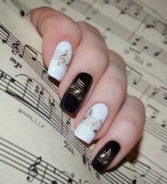 Moda Nails: Music