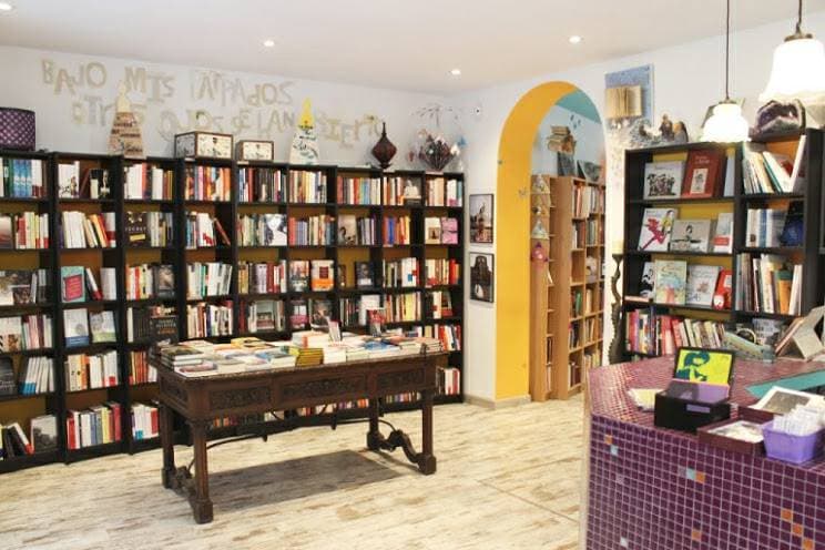 Lugar Mujeres & Compañía, La Librería