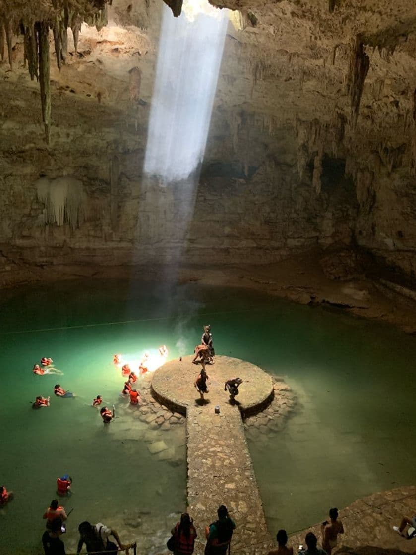 Lugar Cenote Suytun