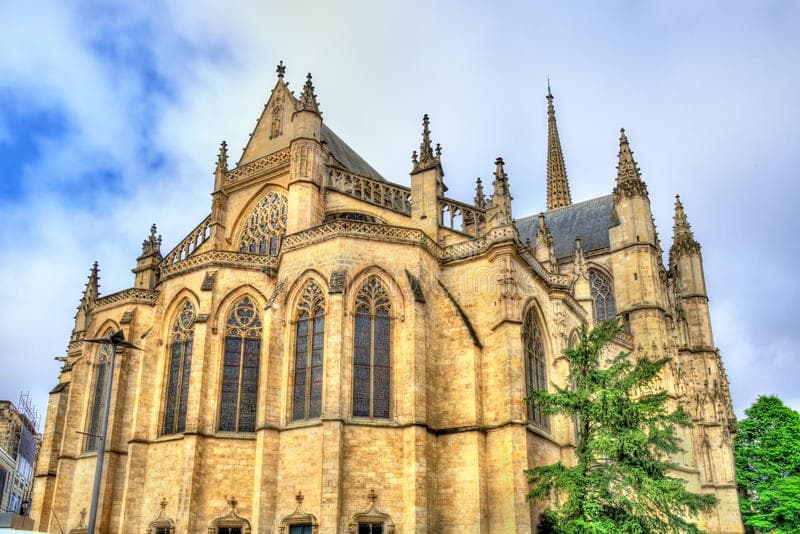 Lugar Basilica of Saint Michael, Bordeaux