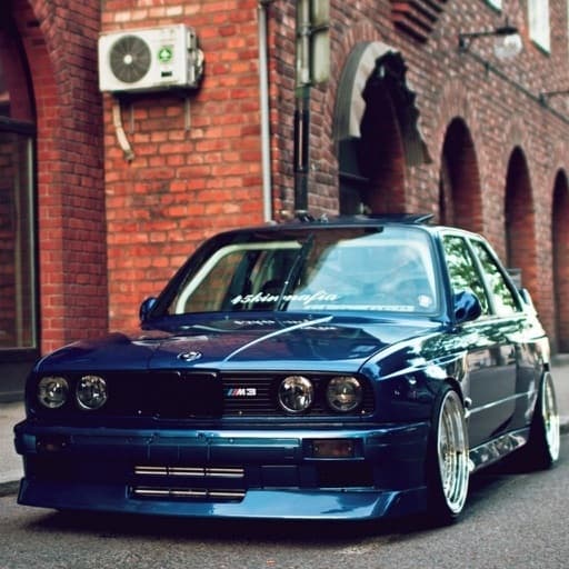 App HD Car Wallpapers - BMW M3 E30 Edition