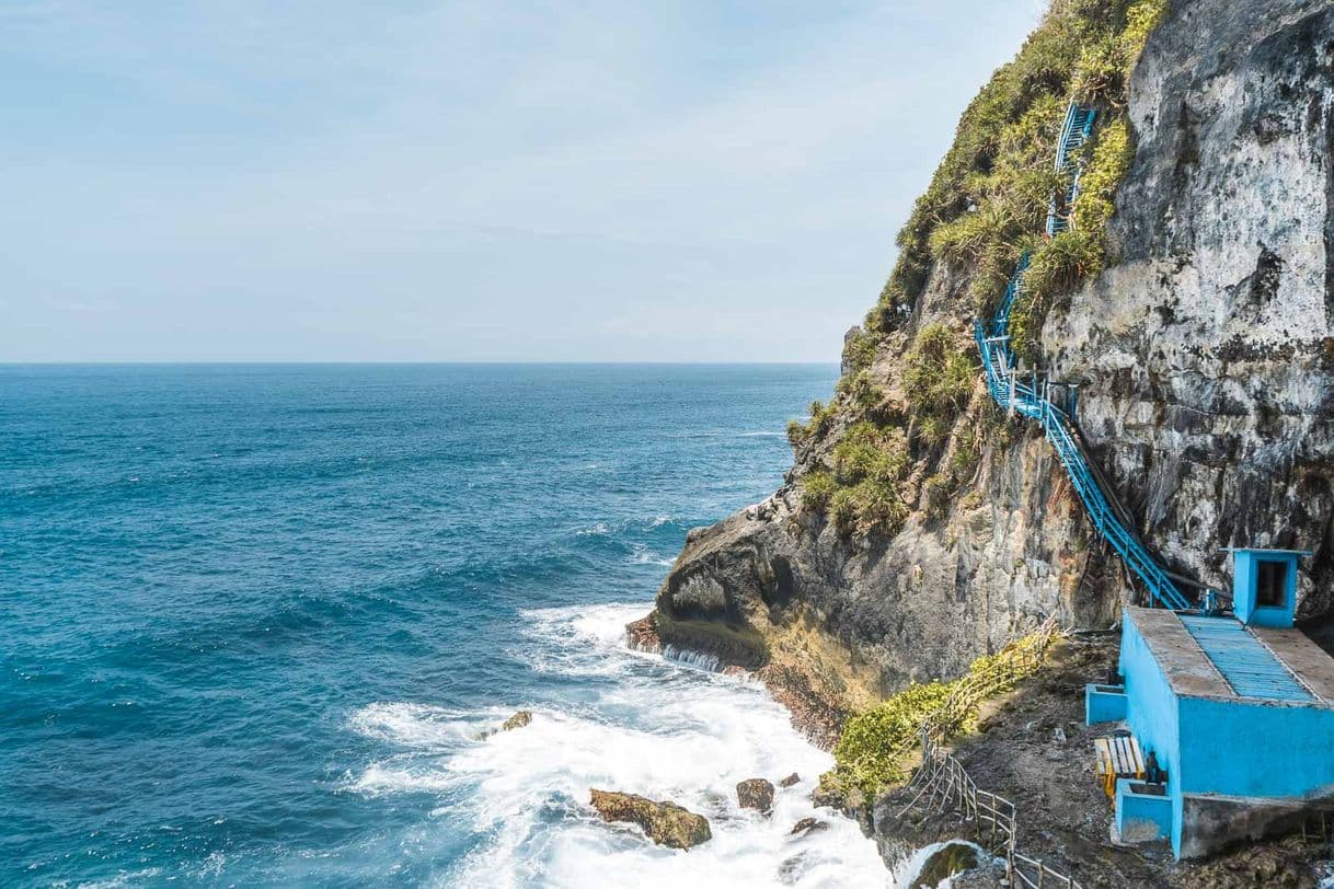 Lugar Peguyangan Waterfall Nusa Penida