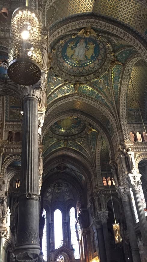 Lugar Basílica Notre-Dame de Fourvière