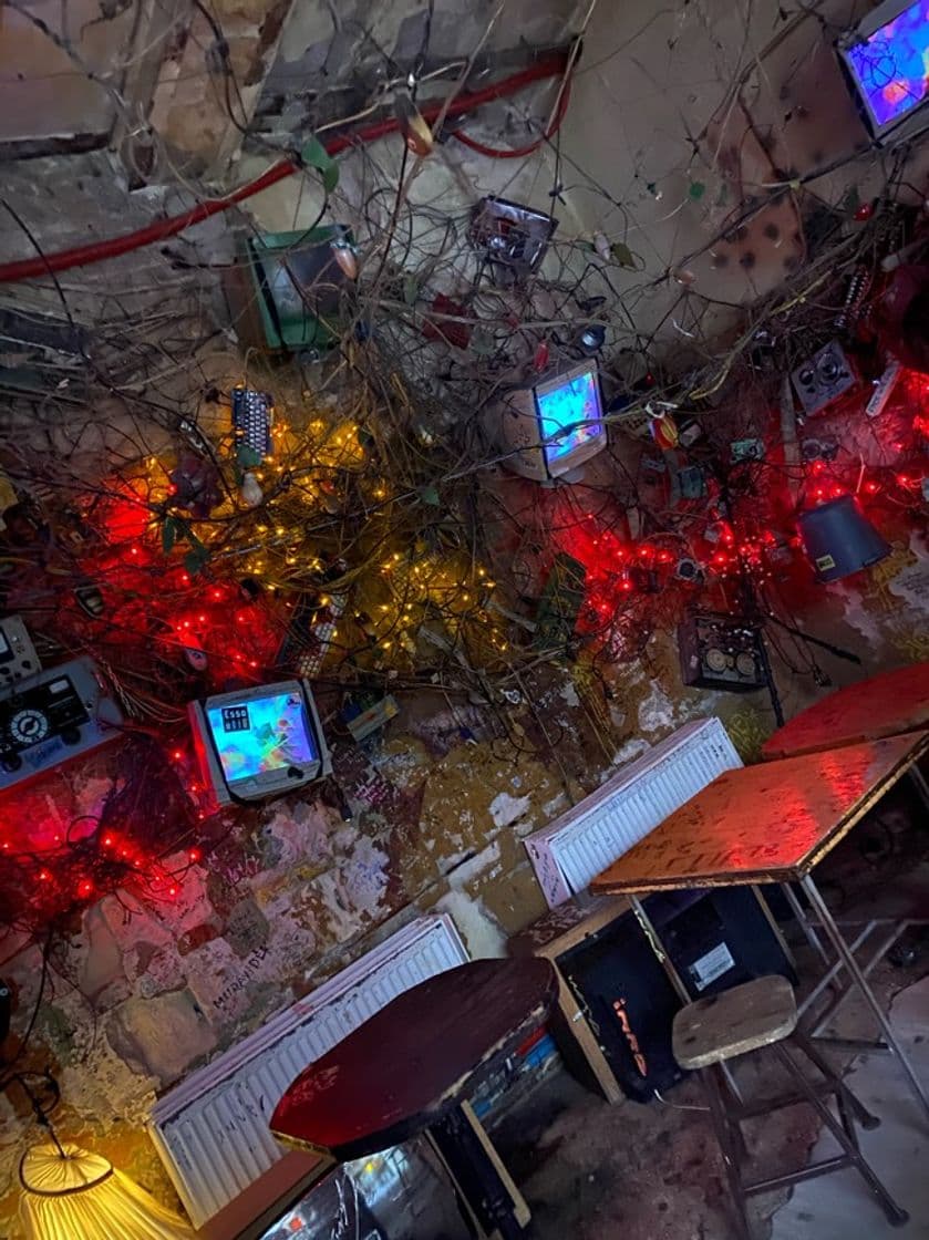 Lugar Szimpla Kert