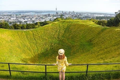 Place Mount Eden