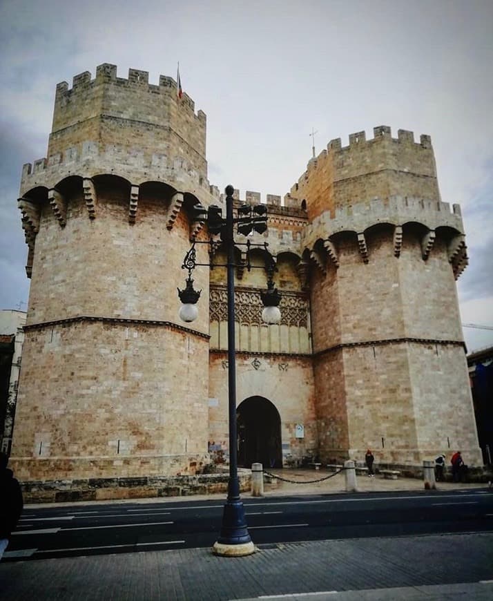 Place Torres de Serranos