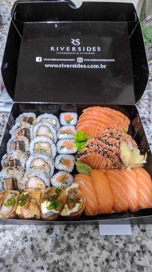 Restaurantes Riversides Steakhouse & Sushibar