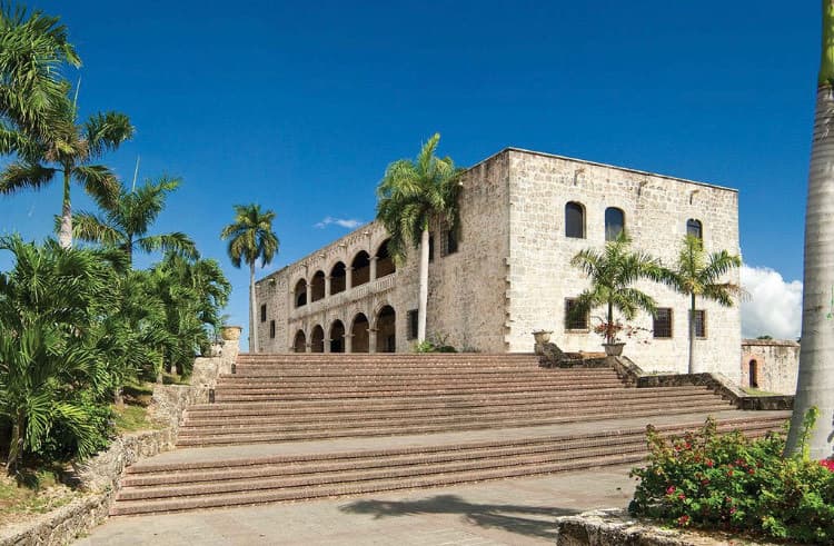 Lugar Alcázar de Colón