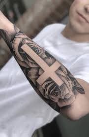 Fashion Crist tattoo