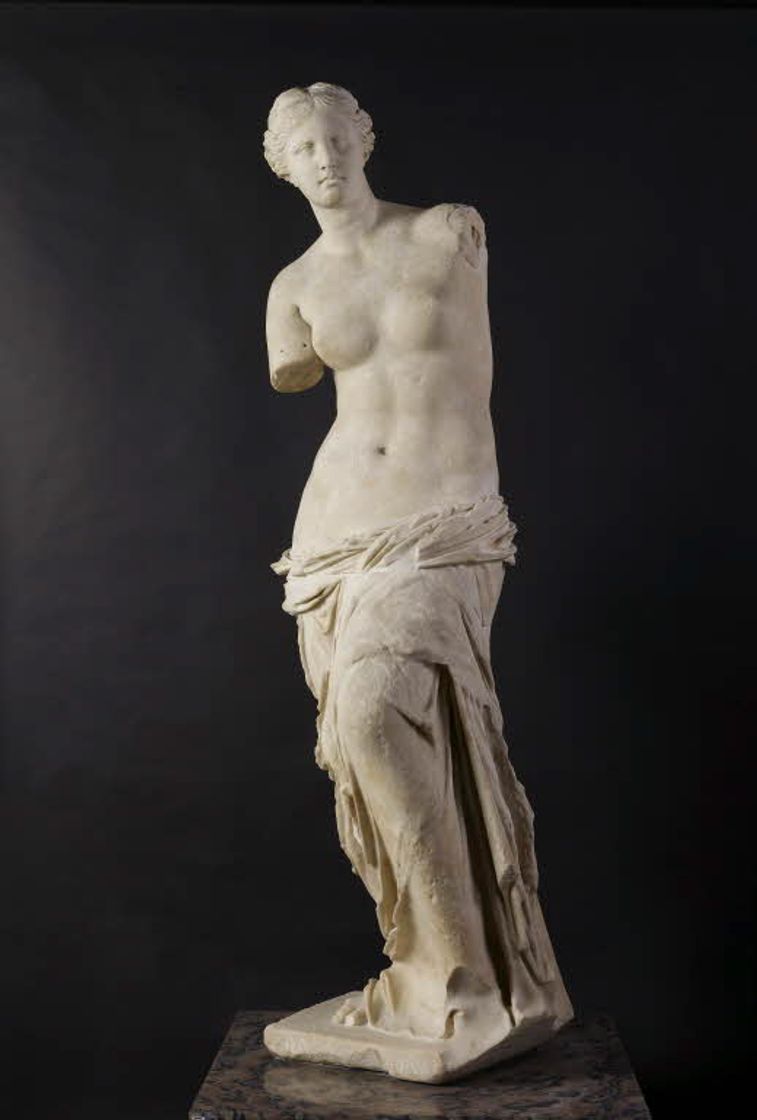 Fashion Aphrodite, known as the "Venus de Milo" | Louvre Museum | Paris