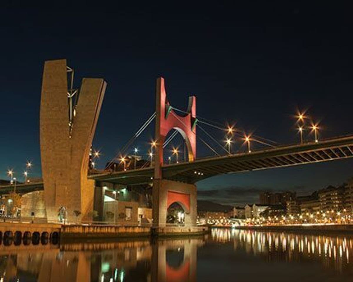 Place Puente de La Salve