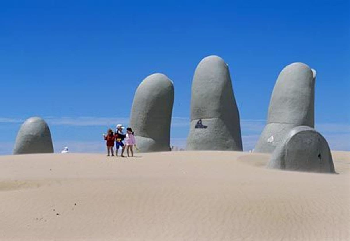 Place La Mano de Punta del Este