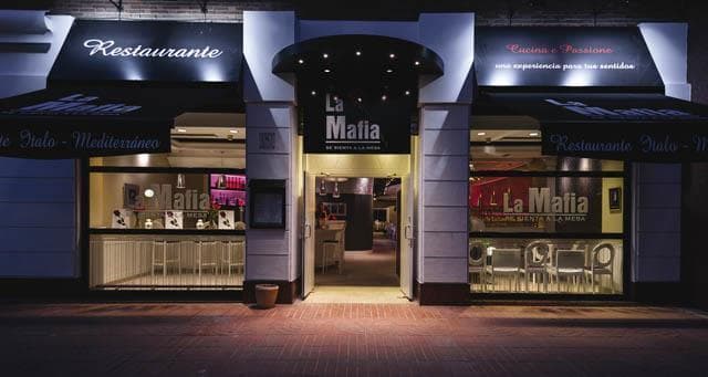 Restaurantes La Mafia se sienta a la mesa Gijón