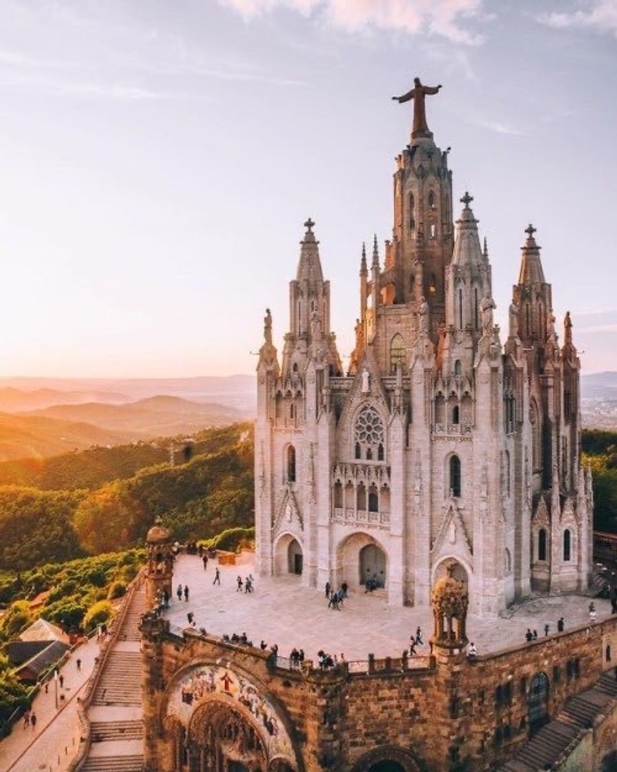 Fashion Temple Expiatori del Sagrat Cor, Barcelona 🇪🇸