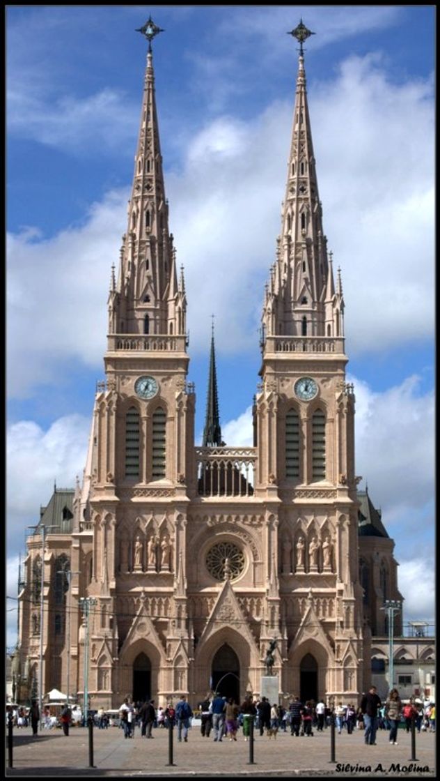 Place Basilica De Lujan