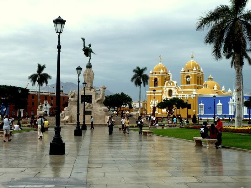 Place Plaza de Armas de Trujillo