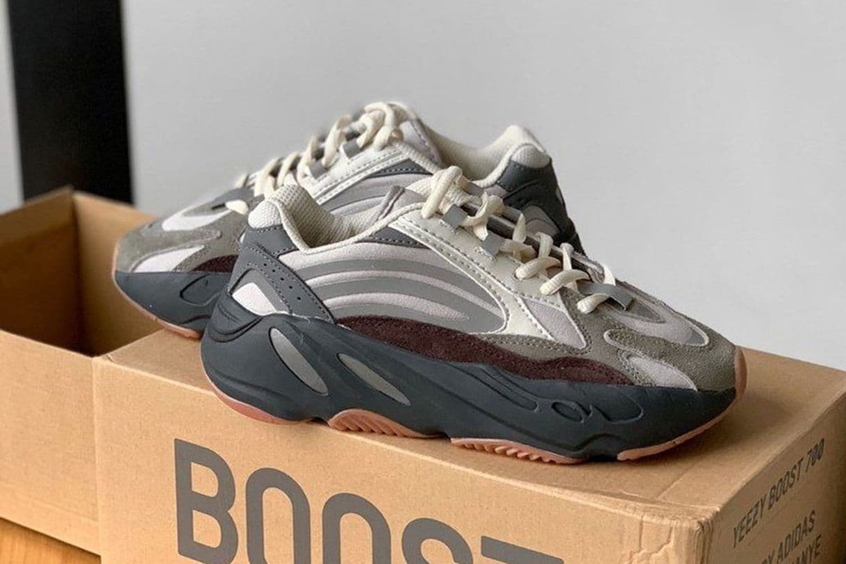 Fashion Yeezy Boost 700 V2 (Tephra)