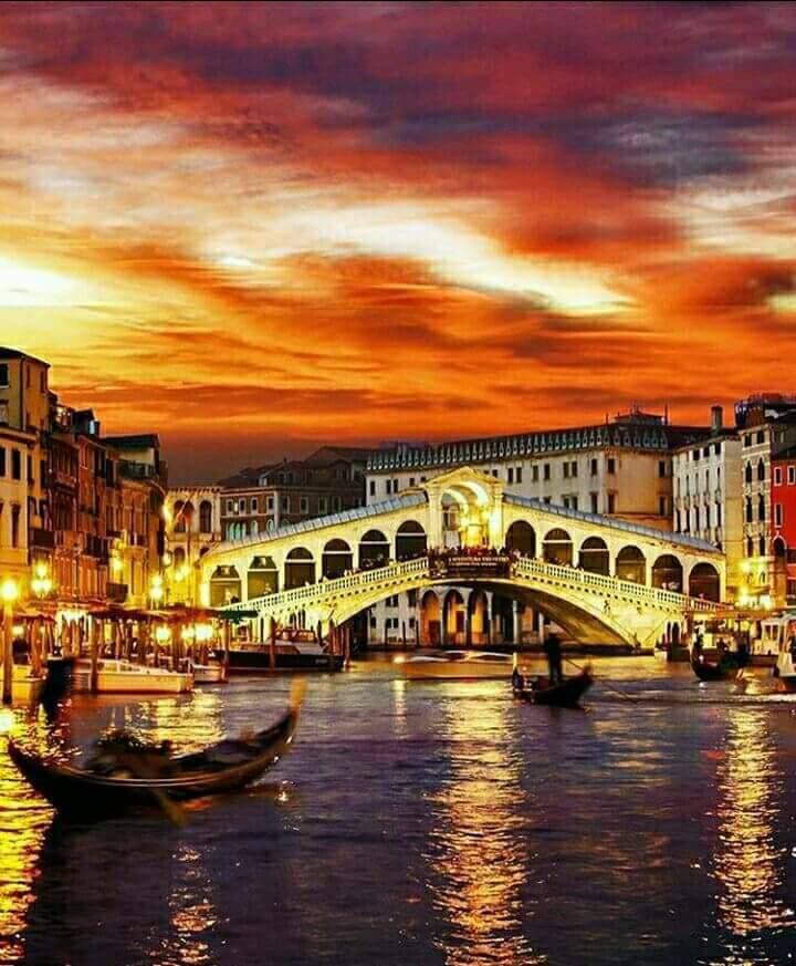 Place Venecia