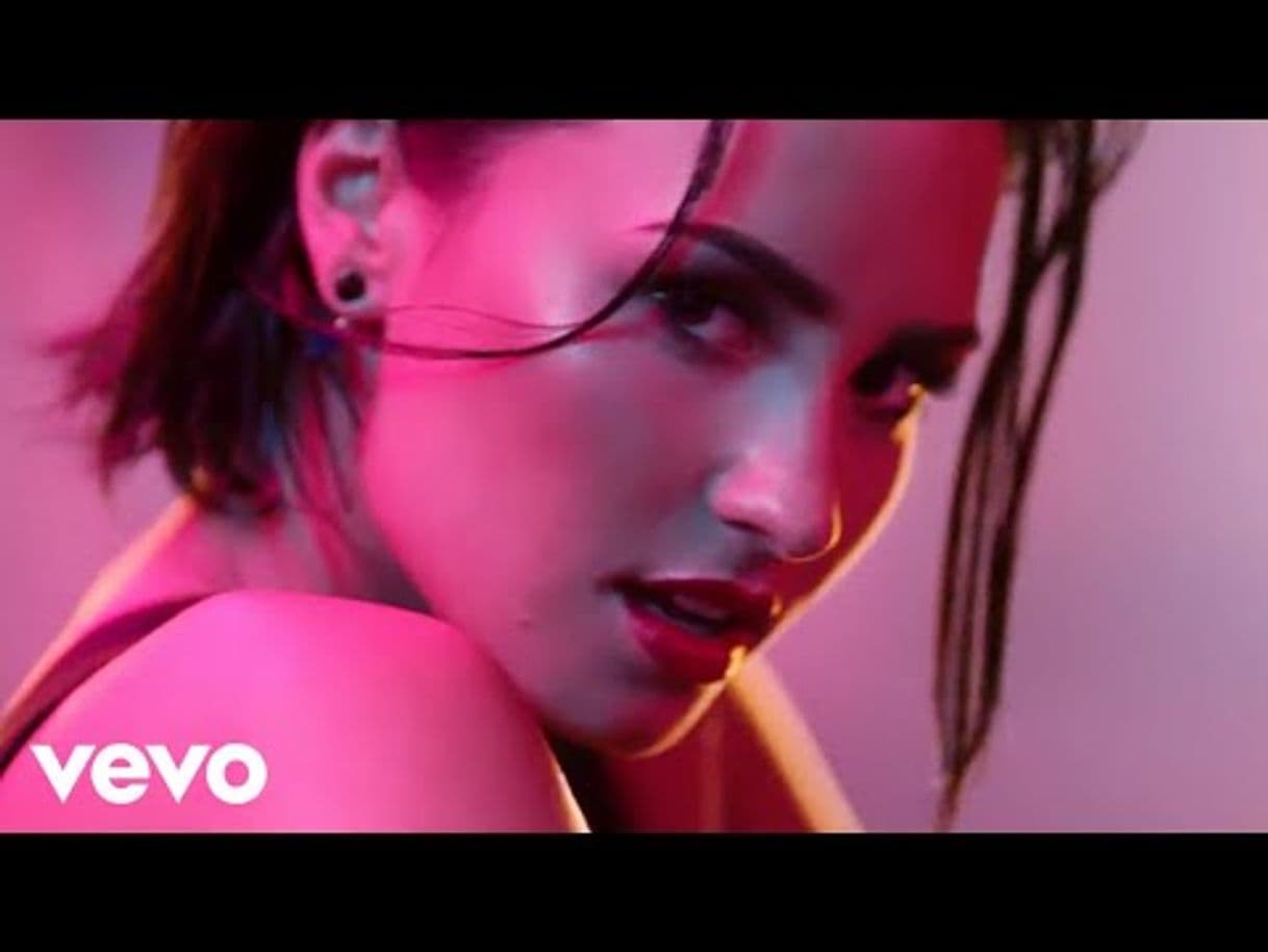 Fashion Demi Lovato - Cool for the Summer (Official Video) - YouTube