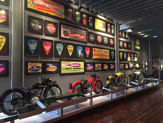 Place Harley-Davidson Museum