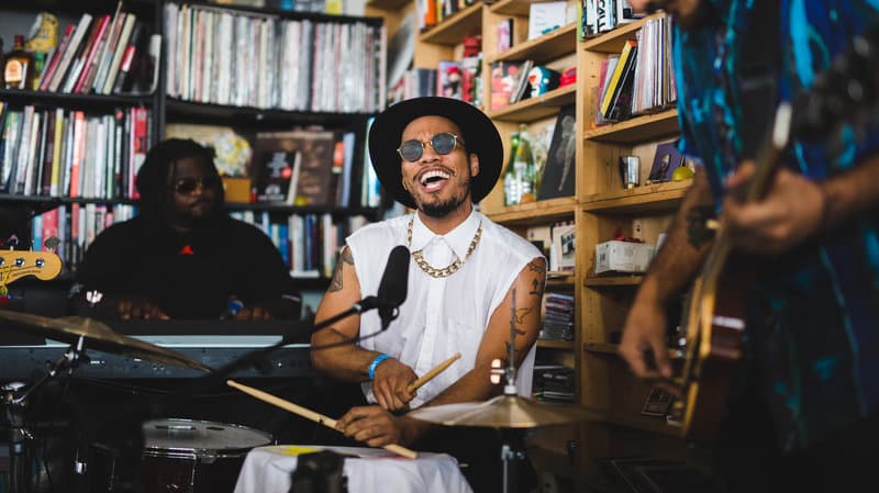 Moda npr music tiny desk concert 