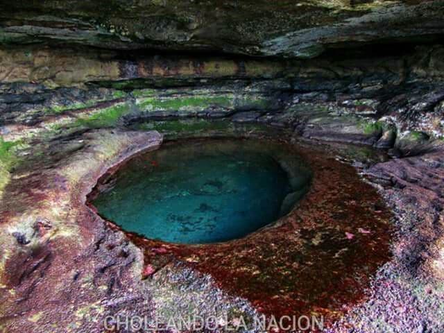 Place Cueva de los mil colores de la Reina Mora