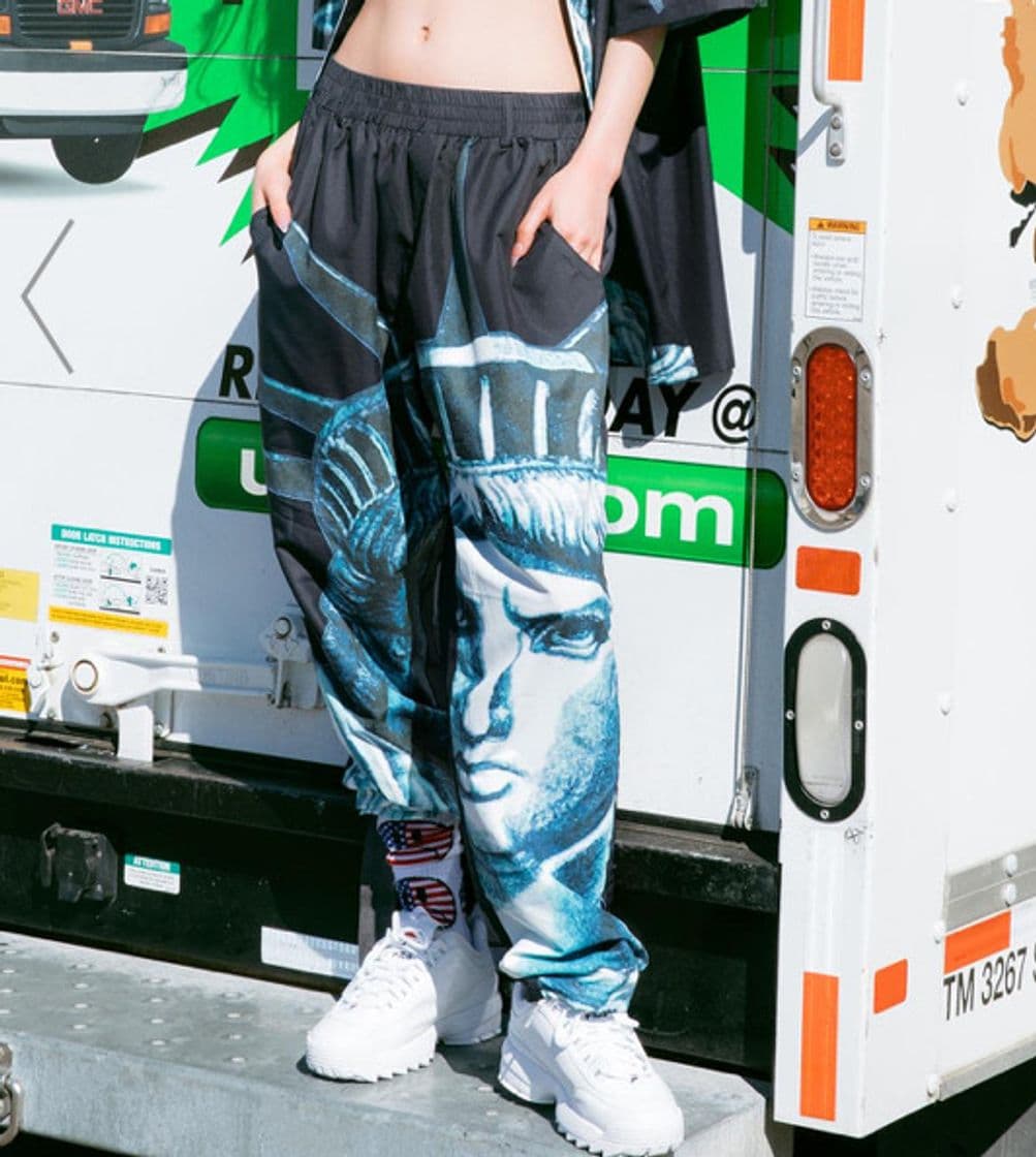 Moda CHINATOWN MARKET NYC Lounge Pants | Dolls Kill