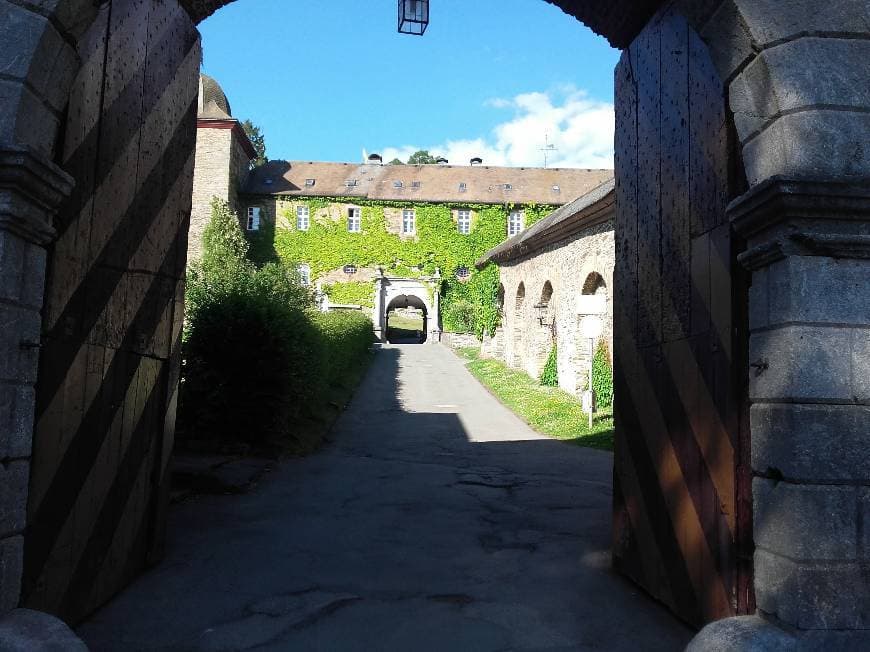 Place Burg Schnellenberg