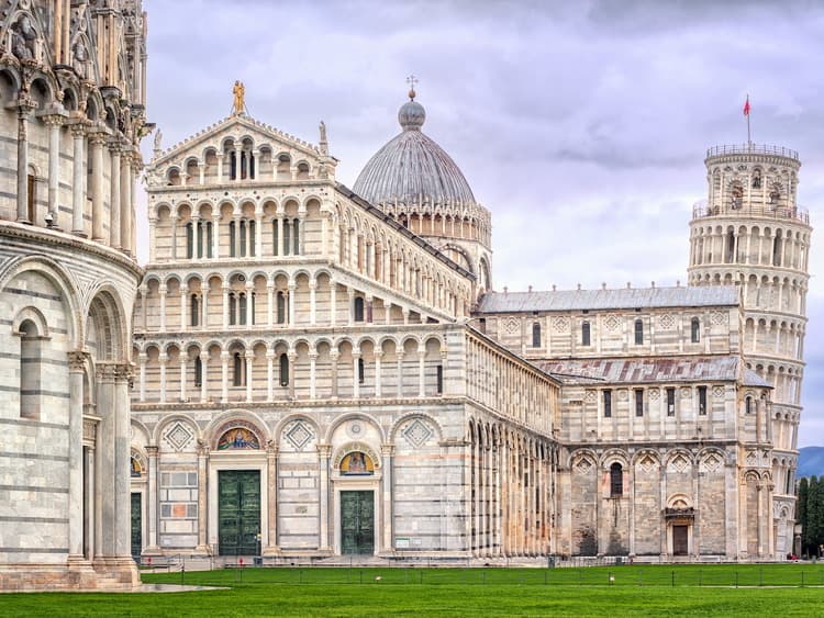 Place Piazza dei Miracoli