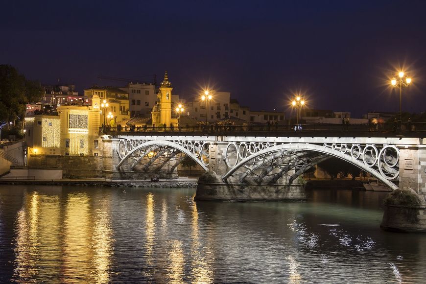 Place Puente de Triana