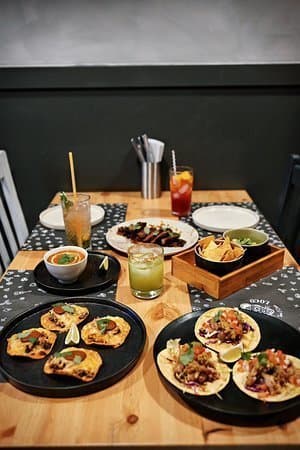 Restaurants Un Poco Loco Tacos & Drinks