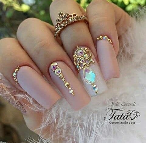 Fashion Unhas com pedrarias 