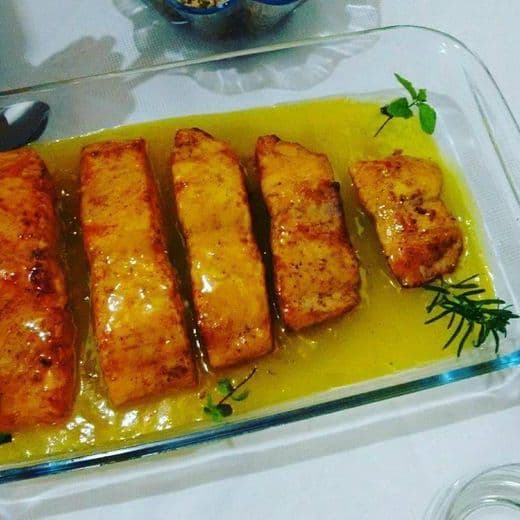 Fashion Salmão grelhado com molho de maracujá 😋🤤