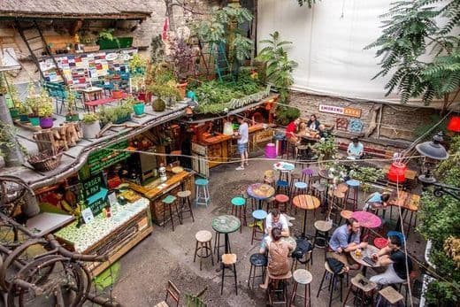 Lugar Szimpla Kert