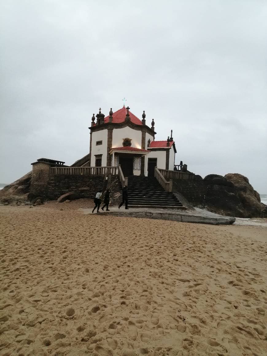 Place Senhor da Pedra beach