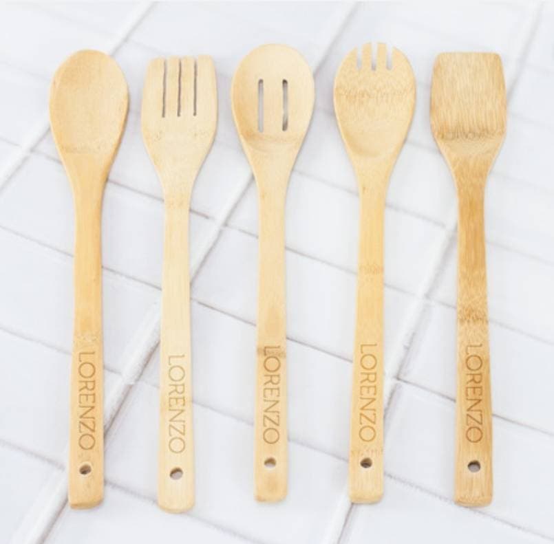 Producto Ser de utensilios de cocina dee bambú personalizados.